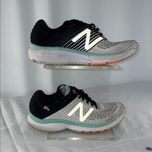 NEW BALANCE 860 V10 WOMENS SNEAKERS 
FTL-09-119
